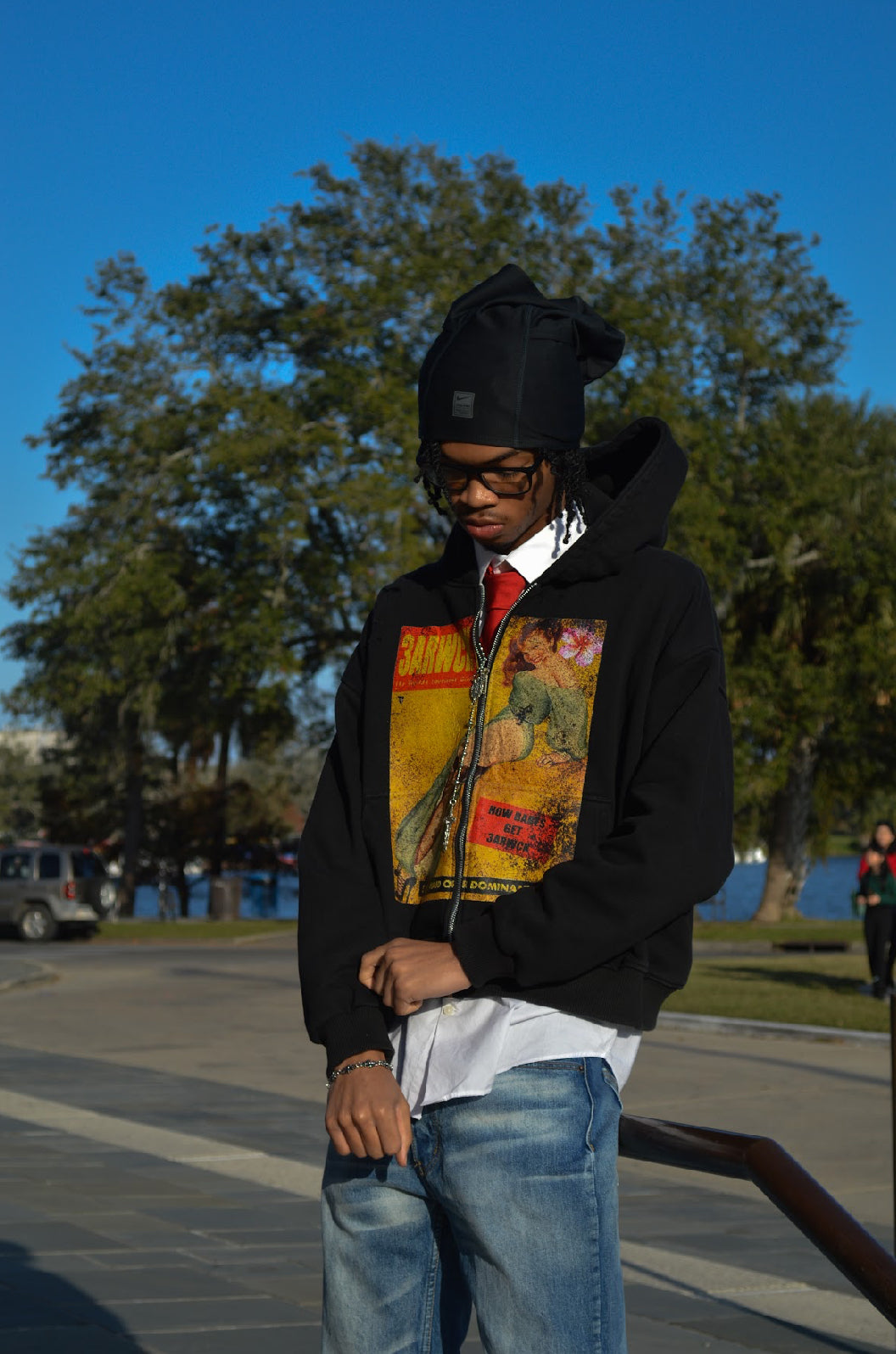 “Maidens” zip-up Black