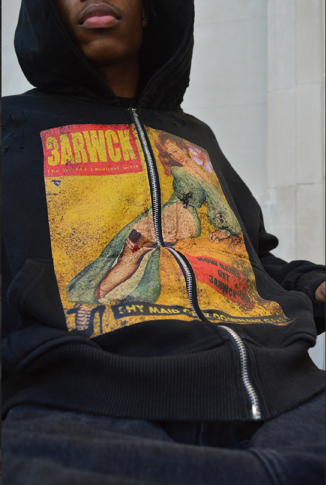 “Maidens” zip-up Black